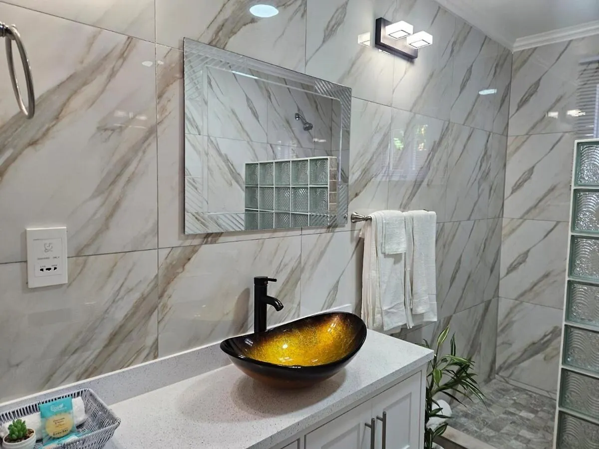 Agape Suites-Room 1- Ground Floor سوفريير 0*,